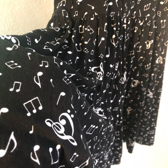 Hot Topic music notes monogram - Picture 7 of 7